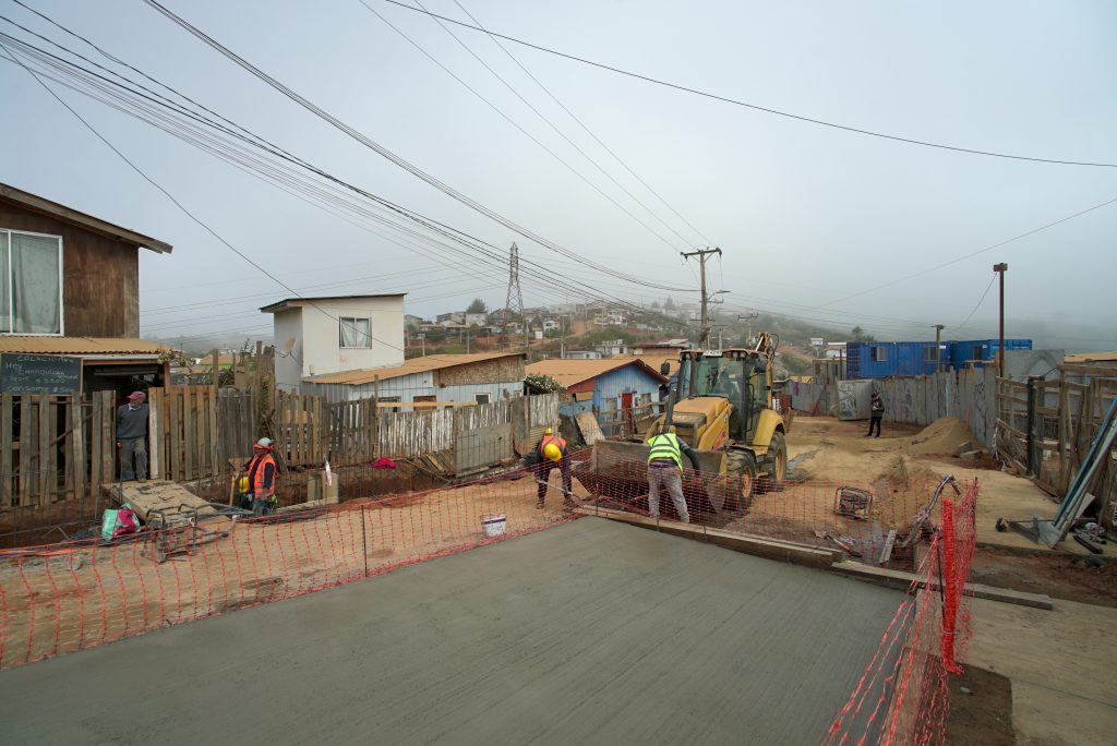Imagen principal: Avanza extensa pavimentación de calle principal de Forestal Alto en Viña del Mar
