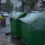 Intensa fiscalización del municipio tras denuncias de vecinos por mal uso de contenedores de aseo en Viña del Mar   