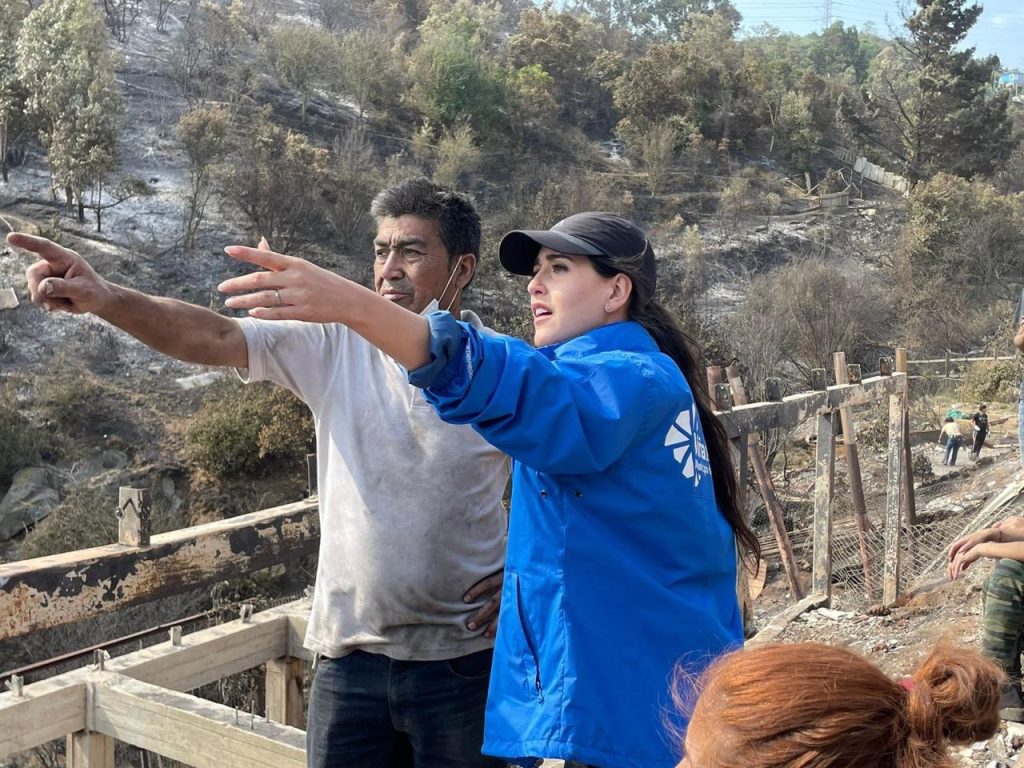 Imagen principal: Alcaldesa Macarena Ripamonti respaldó a Bomberos de Chile ante formalización de ex voluntario imputado de causar megaincendio de febrero