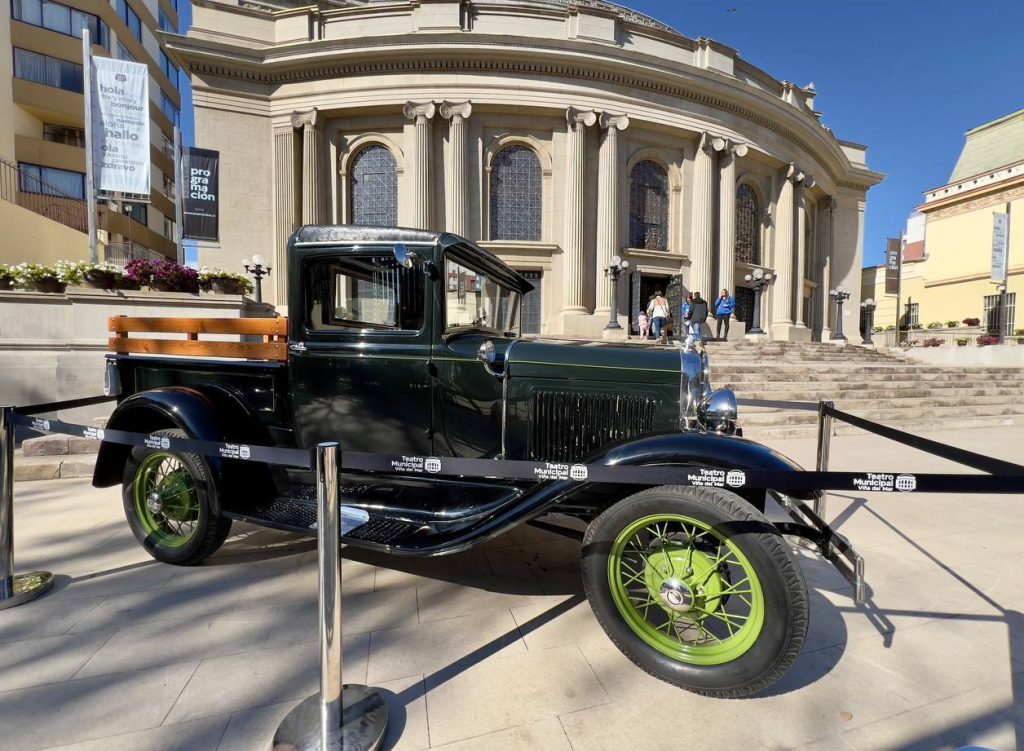 Imagen principal: Multitudinaria visita a recintos municipales y privados, incluido el renovado Teatro Municipal, consolidan a Viña del Mar como la ciudad más visitada de la región en Día de los Patrimonios