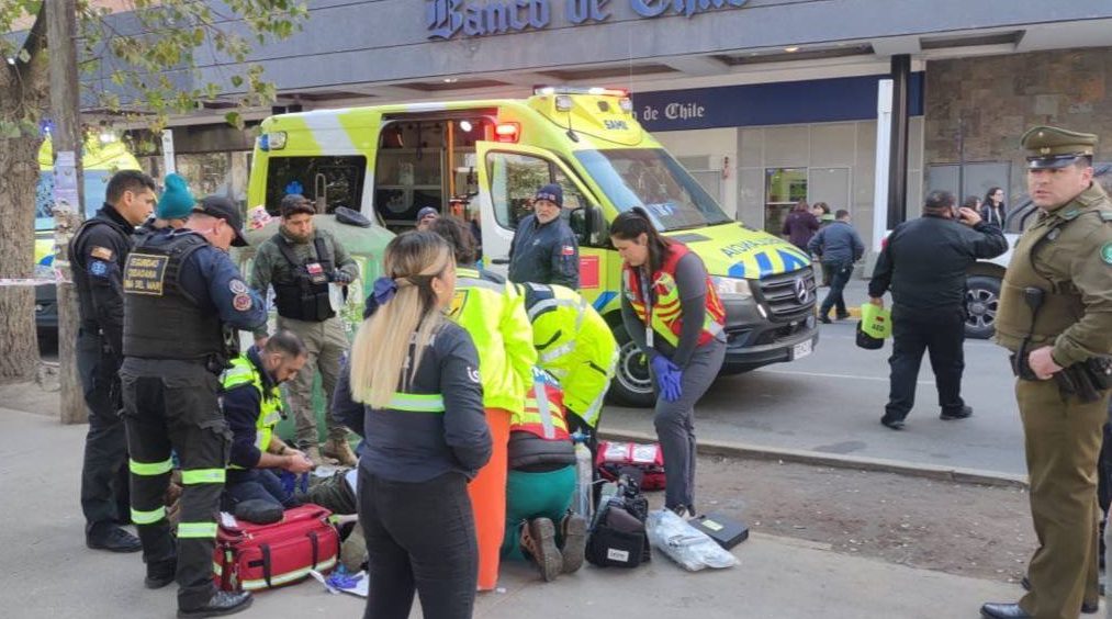 Rápida acción de funcionarios de Seguridad Pública del municipio de Viña del Mar permitió salvar vida de persona mayor con infarto en la vía pública