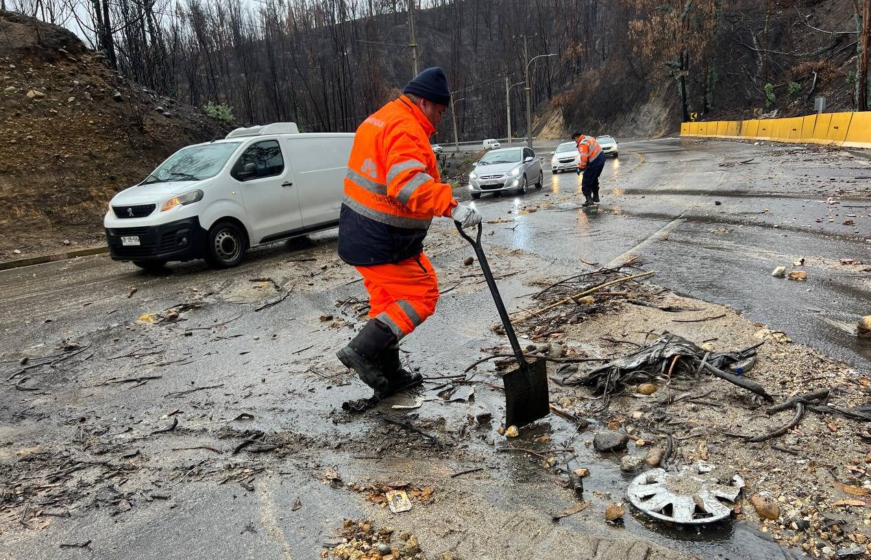 Municipio de Viña del Mar despliega equipos de trabajo en toda la comuna ante intensas lluvias