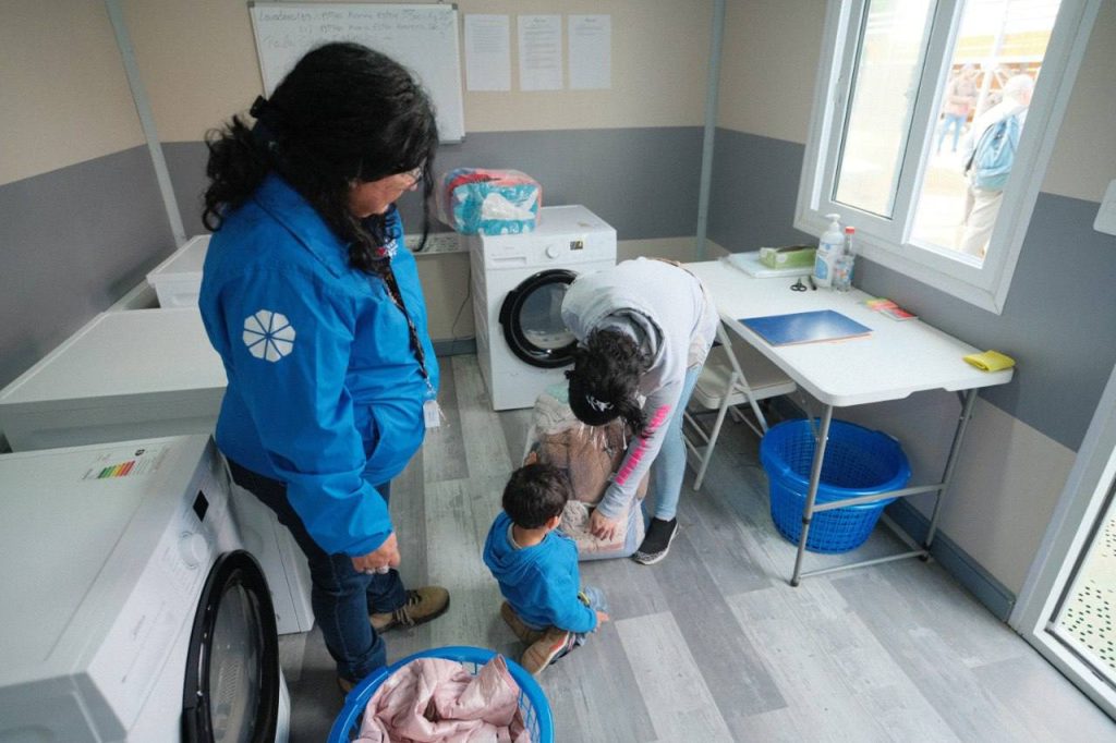 Imagen principal: Inauguran moderna lavandería en centro de operaciones El Tamarugal para familias afectadas por megaincendio