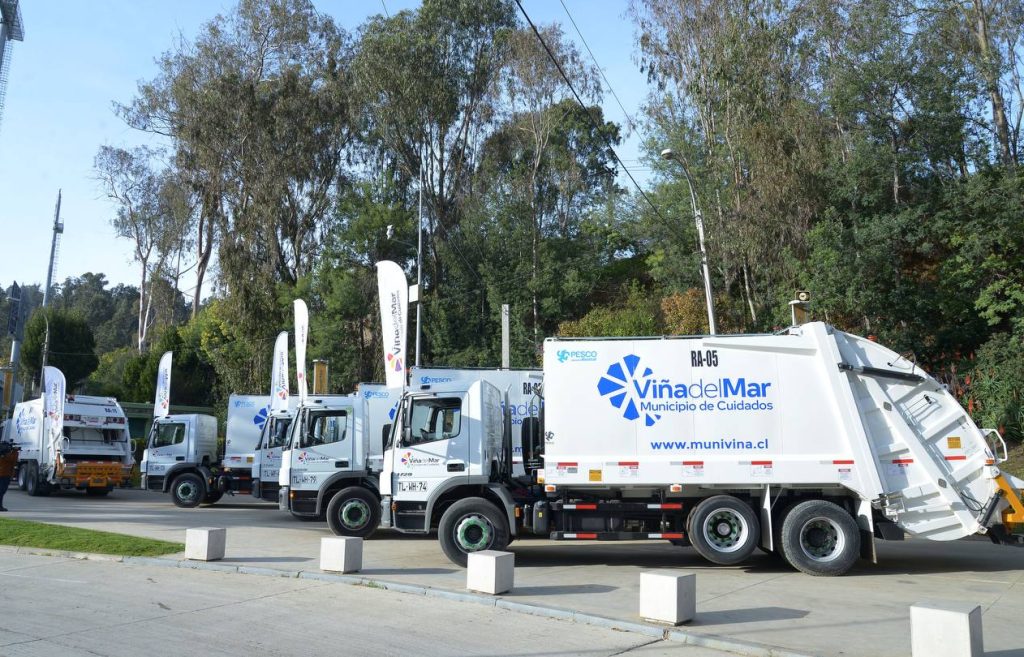Imagen principal: Municipio de Viña del Mar concreta llegada de 10 nuevos camiones de basura para mejorar servicio de limpieza en la ciudad