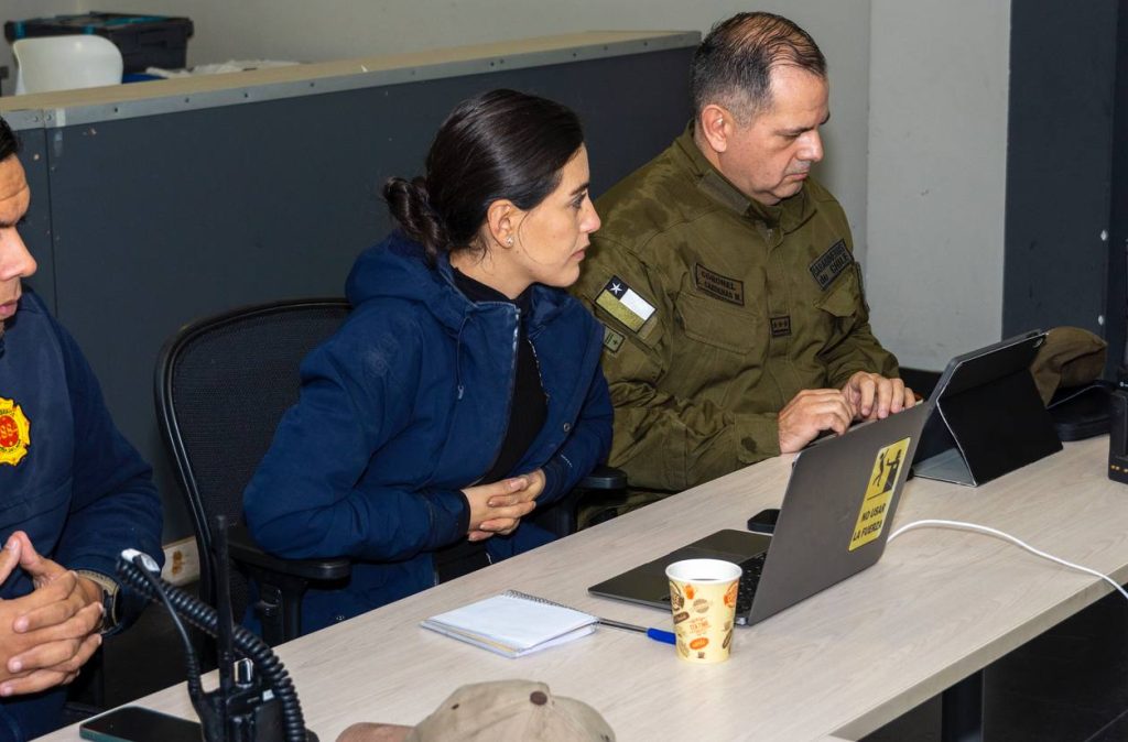 Imagen principal: Balance por sistema frontal: Municipio de Viña del Mar atiende afectaciones en viviendas y toma acciones preventivas por crecida del cauce del estero Marga Marga