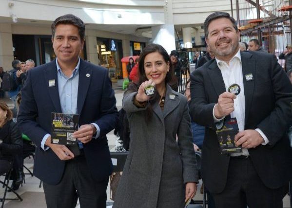 Alcaldesa Macarena Ripamonti valora campaña público-privada que busca combatir el comercio ilegal