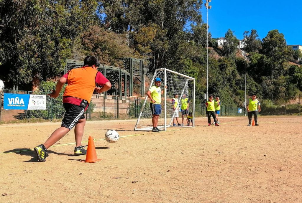 Imagen principal: Recintos deportivos de Santa Julia, Chorrillos y Gómez Carreño tendrán inversión municipal con importantes obras de mejoramiento