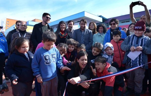 Municipio de Viña del Mar inaugura nuevas obras de la escuela Villa Independencia: más de 170 estudiantes de la zona del incendio serán beneficiados