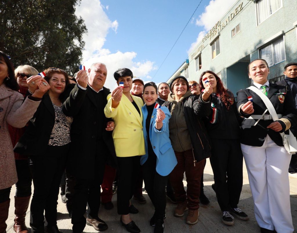 Imagen principal: Municipio de Viña del Mar y Gobierno Regional inauguran obras de anhelada pavimentación de calle Los Pensamientos en Santa Julia