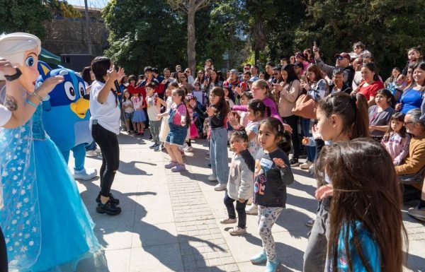 Masiva celebración familiar en el Día de los niños y niñas en la  Quinta Vergara de Viña del Mar
