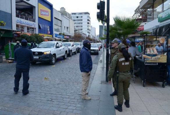 Municipio de Viña del Mar se querella por amenazas y lesiones tras ataque contra funcionarios de seguridad pública y carabineros