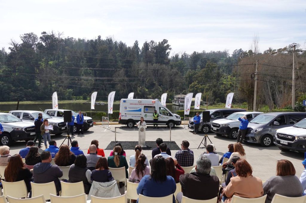 Imagen principal: Viña del Mar presentó nueva flota de vehículos para la salud municipal