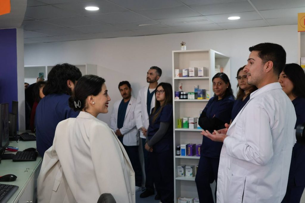 Imagen principal: Viña del Mar refuerza la salud comunal con inauguración de nueva farmacia y óptica municipal
