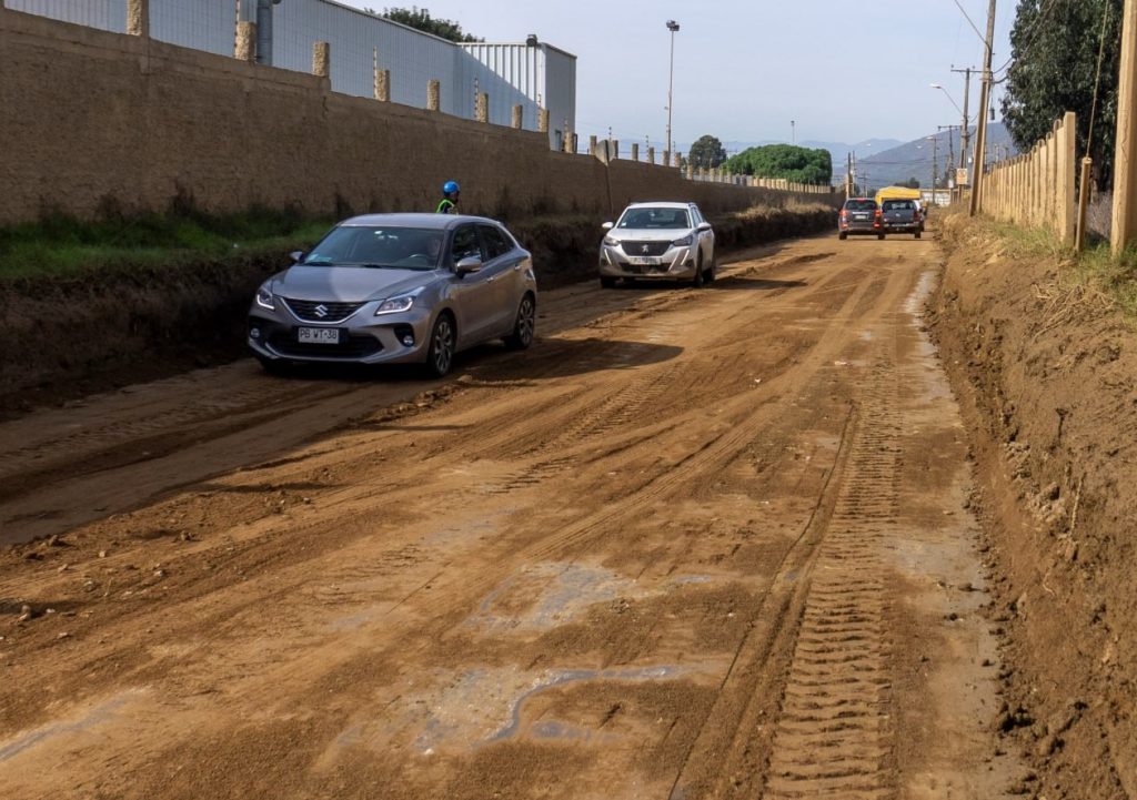 Imagen principal: Alcaldesa Macarena Ripamonti destacó proyecto municipal de mejoramiento de calle Riñihue en Reñaca que ya cuenta con financiamiento para su ejecución tras aprobación del GORE
