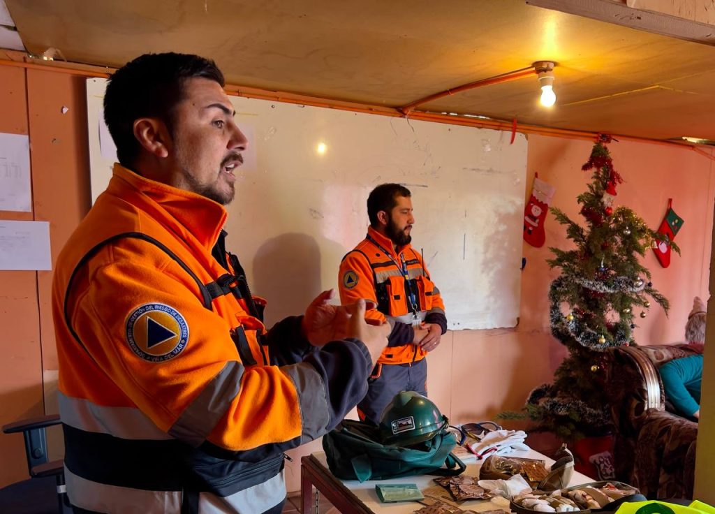 Imagen principal: Municipio de Viña del Mar desarrolla charlas educativas en los barrios para enfrentar emergencias