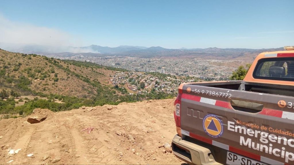 Imagen principal: Equipos municipales de Viña del Mar mantienen monitoreo permanente y se encuentran en alerta ante situación climática imperante en la zona