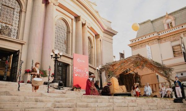 Panorama de Navidad: interpretación de pesebre vivo con entrada liberada en frontis del Teatro Municipal