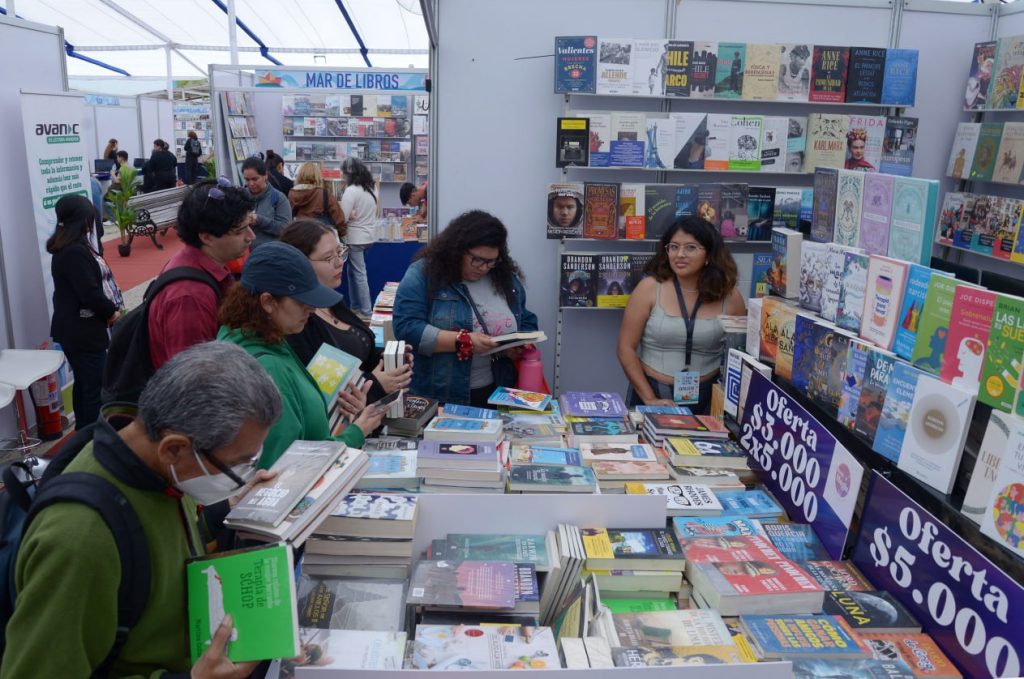 Imagen principal: Con un variado programa cultural, Viña del Mar recibe la 43ª Feria del Libro