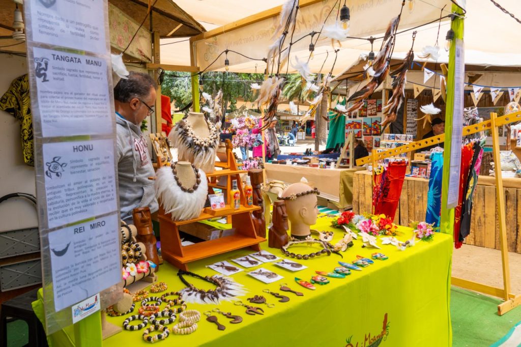Imagen principal: 65ª Feria Internacional de Artesanía de Viña del Mar: trabajo en elementos reciclables se suma a tradicional muestra en la Quinta Vergara