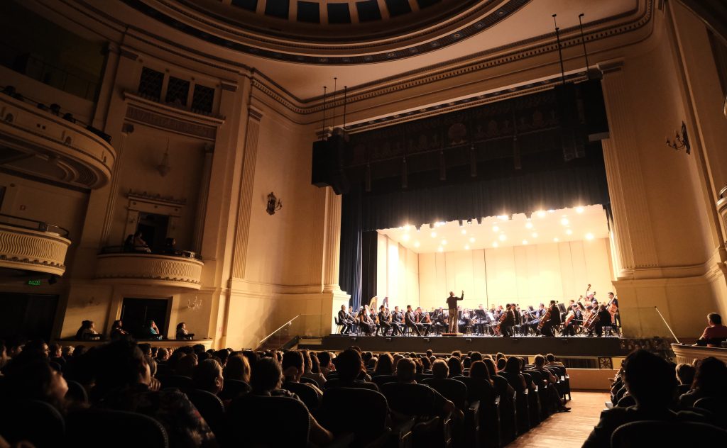 Imagen principal: Teatro Municipal de Viña del Mar extiende el verano durante marzo con variada cartelera de eventos