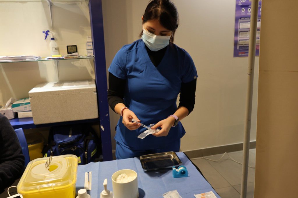 Imagen principal: Viña del Mar lidera la región con el mayor número de puntos de vacunación para la campaña contra la influenza: municipio dispuso 14 recintos