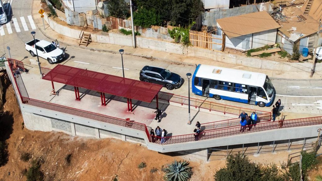 Imagen principal: Tras desarrollo de importantes obras nuevo recorrido de buses llegará a la Parcela 15.1 de Forestal Alto en Viña del Mar