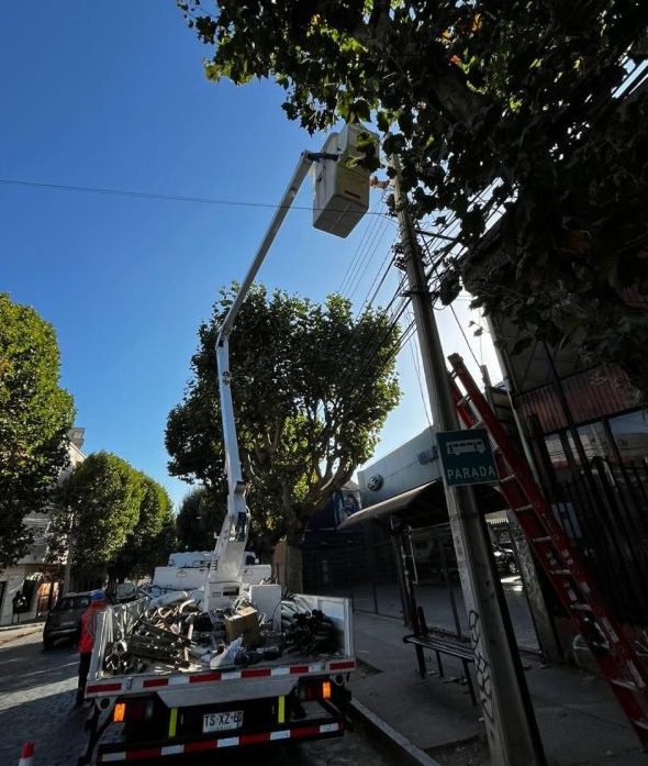 Municipio de Viña del Mar concreta importantes proyectos de iluminación para población Vergara oriente