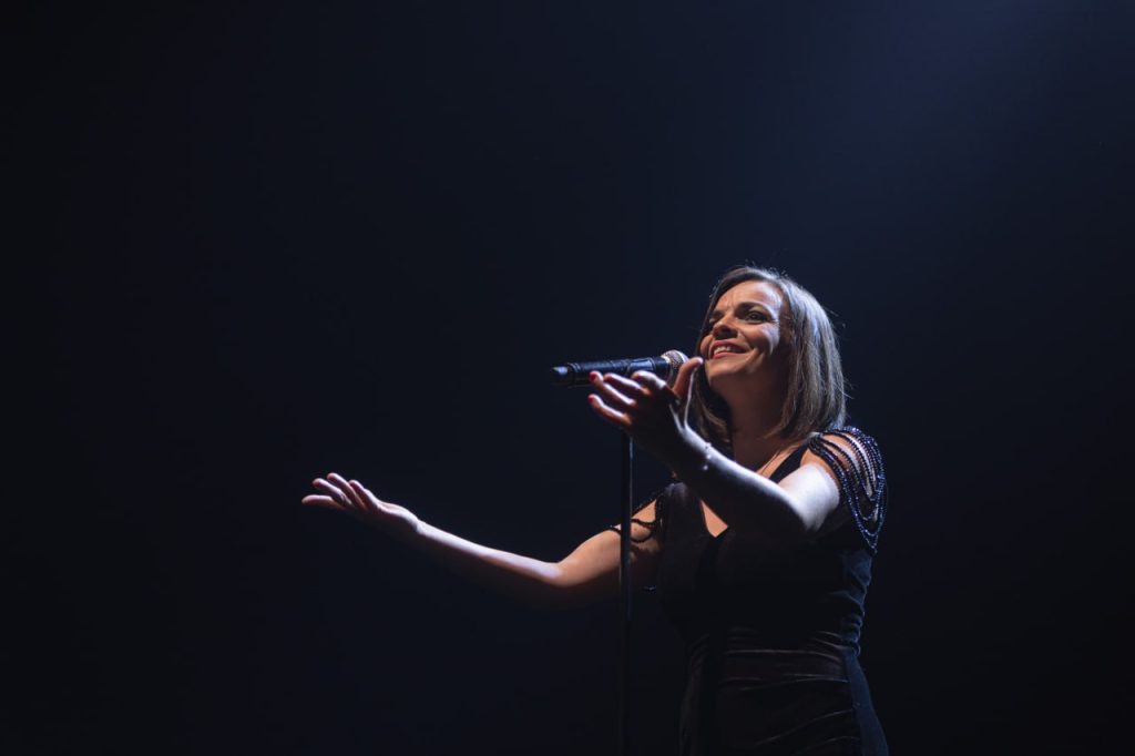 Imagen principal: Homenajes a Édith Piaf y Aznavour marcan la programación invernal del Teatro Municipal de Viña del Mar