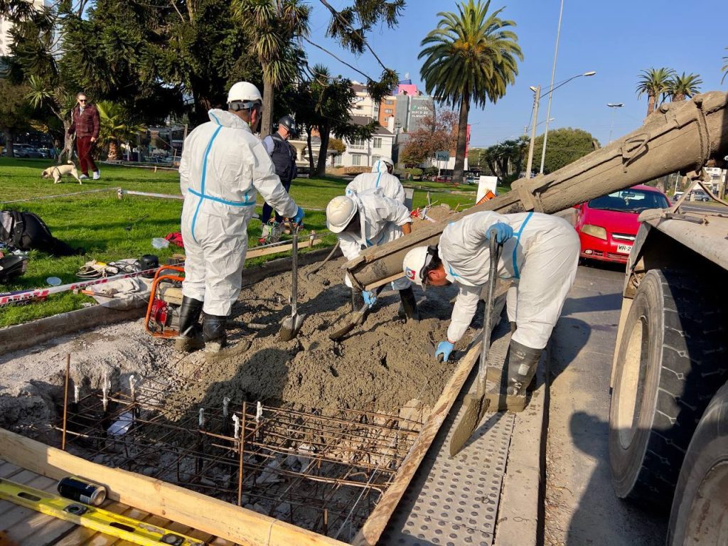 Imagen principal: Municipio inicia recambio de 65 paraderos de micro en diversos sectores de Viña del Mar