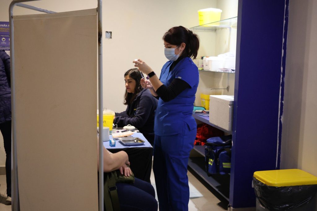 Imagen principal: Viña del Mar supera el 45% de vacunación, liderando campaña contra la influenza en la región