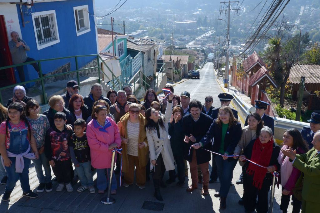 Imagen principal: Inauguran anhelada reposición de principal calle de Chorrillos en Viña del Mar