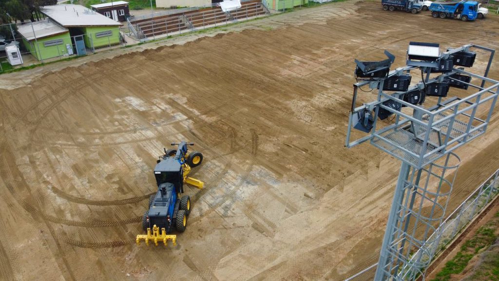 Imagen principal: Vuelve el fútbol en El Olivar: Municipio de Viña del Mar habilita complejo deportivo para la comunidad