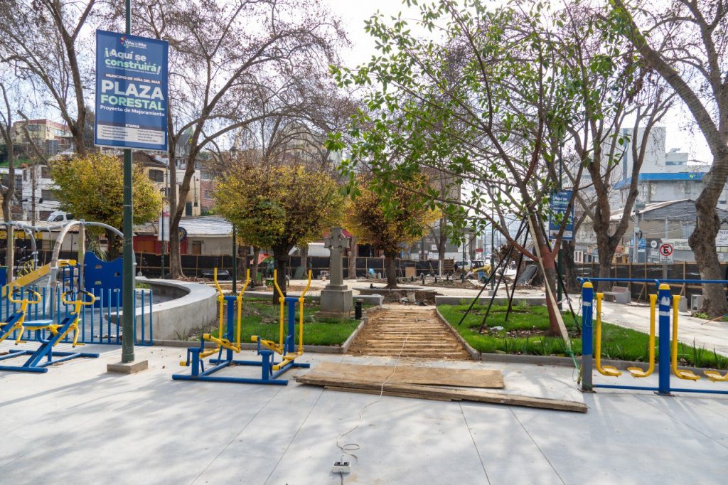 Imagen principal: Obras de mejoramiento en  plaza Forestal y su  entorno registran importantes avances