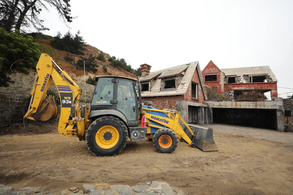 Imagen principal: Adjudican demolición para iniciar trabajos de recuperación en Casa Roja del borde costero de Viña del Mar