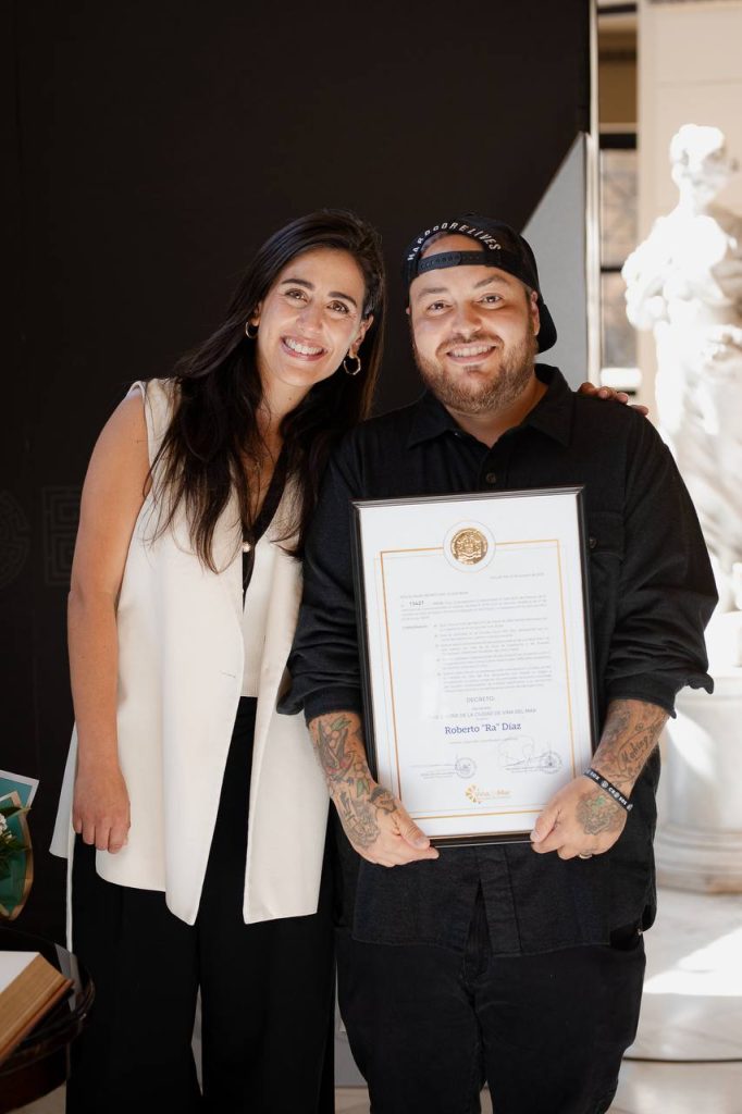 Imagen principal: RA DÍAZ, BAJISTA DE KORN, RECIBE DISTINCIÓN COMO HIJO ILUSTRE DE VIÑA DEL MAR