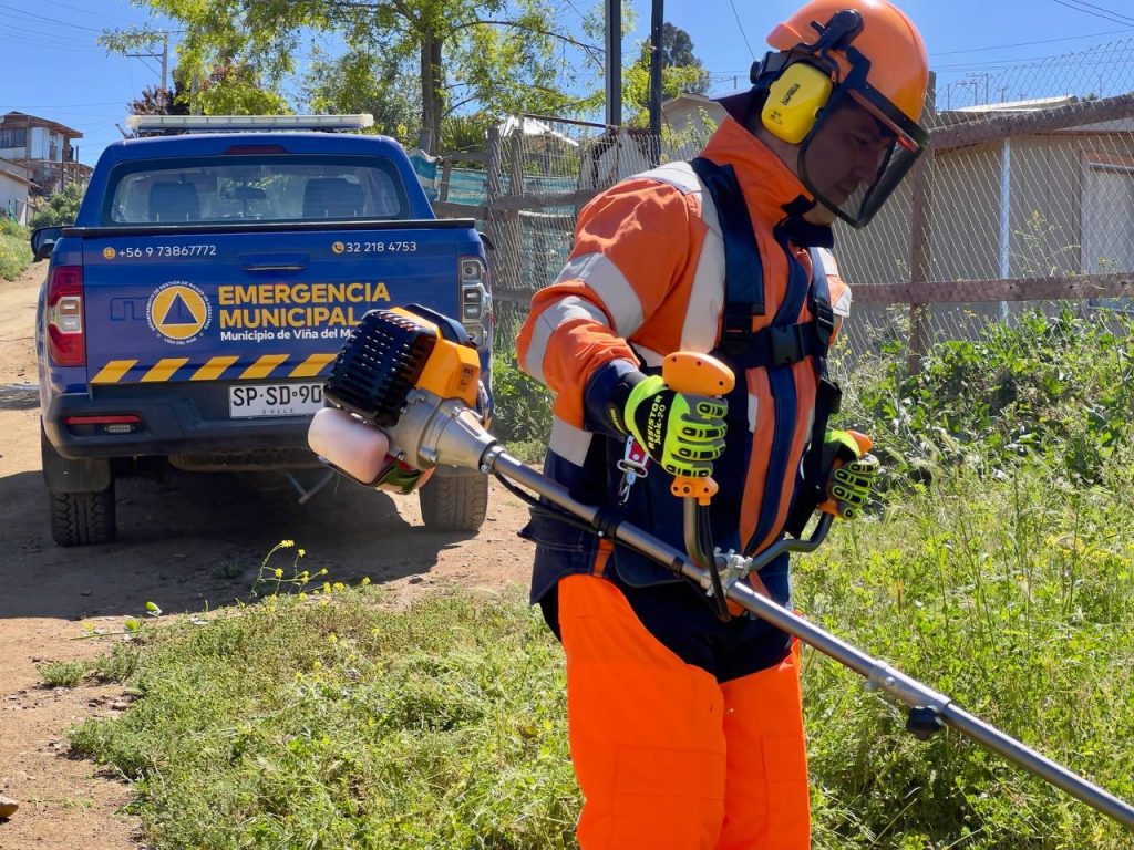 Imagen principal: Municipio de Viña del Mar avanza en plan  de obras de mitigación para prevenir incendios forestales