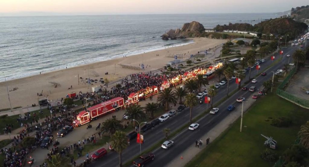 Imagen principal: Borde costero de Viña del Mar se llenará de magia y color con esperada caravana navideña