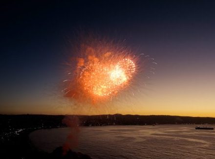 Imagen de la noticia Ante miles de personas Viña del Mar realizó espectacular ensayo de Año Nuevo en el Mar para recibir el 2026