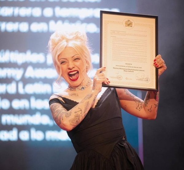 Imagen de la noticia Alcaldesa Macarena Ripamonti declara Hija Ilustre de Viña del Mar a Mon Laferte