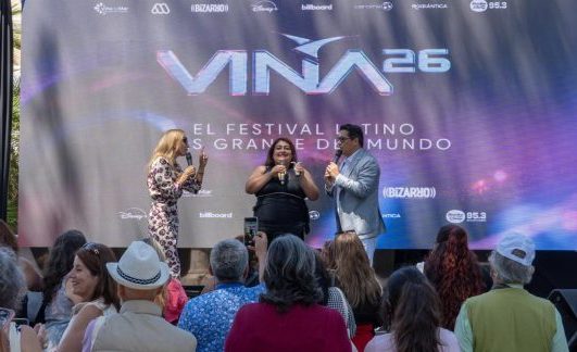 Imagen de la noticia Exitosa Gala Vecinal del Festival reunió animadores, jurado y vecinos de Viña del Mar