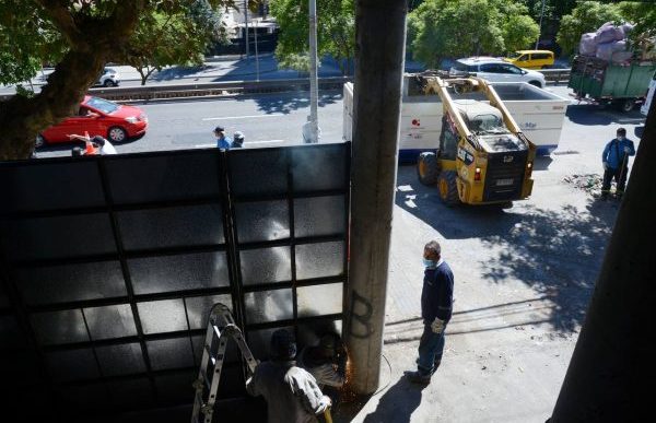 Imagen de la noticia MUNICIPIO DE VIÑA DEL MAR DESPEJA PROPIEDAD ABANDONADA QUE ERA FOCO DE INCIVILIDADES Y BOTADERO DE BASURA