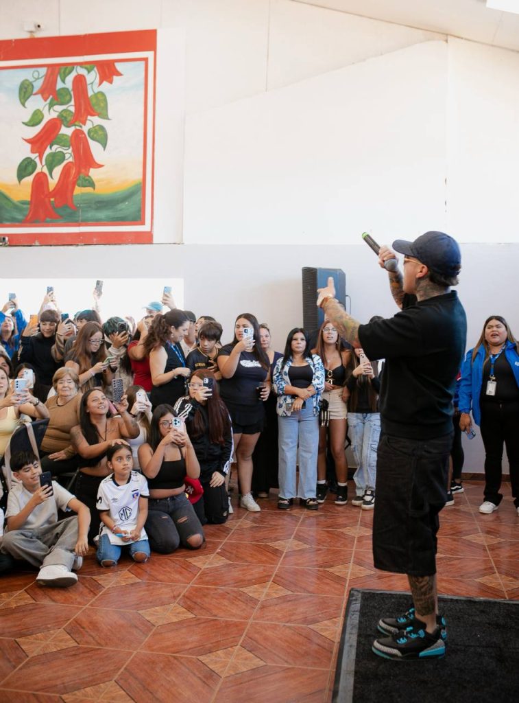 Imagen principal: Jurado del Festival de la Canción compartió con vecinos de Miraflores en actividad social