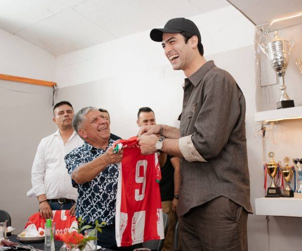 Imagen de la noticia Jurado del Festival de la Canción compartió con vecinos de Miraflores en actividad social