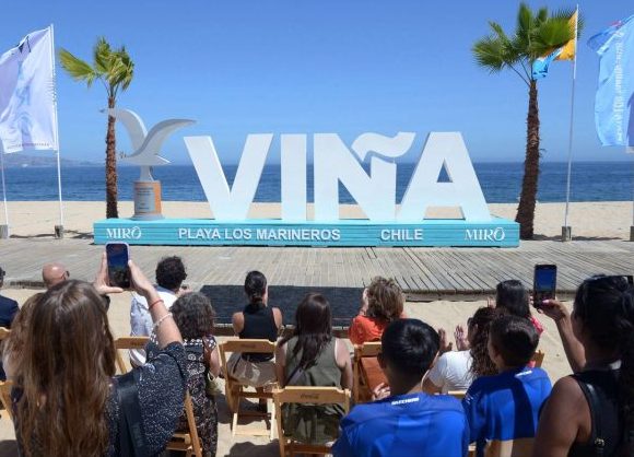Imagen de la noticia Viña del Mar potencia su imagen turística con letras volumétricas y la Gaviota con  parador fotográfico  en playa Los Marineros