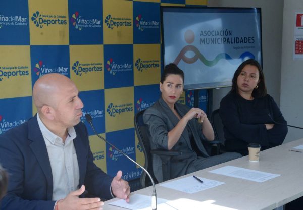 Imagen de la noticia Alcaldes de la región solicitan reunión con el Ministro del Interior para abordar medidas por alza de precios en combustibles