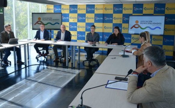 Imagen de la noticia Alcaldes de la región solicitan reunión con el Ministro del Interior para abordar medidas por alza de precios en combustibles