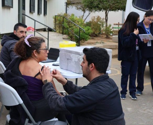 Imagen de la noticia MUNICIPIO DE VIÑA DEL MAR DISPONE DE 13 PUNTOS DE VACUNACIÓN CONTRA LA INFLUENZA