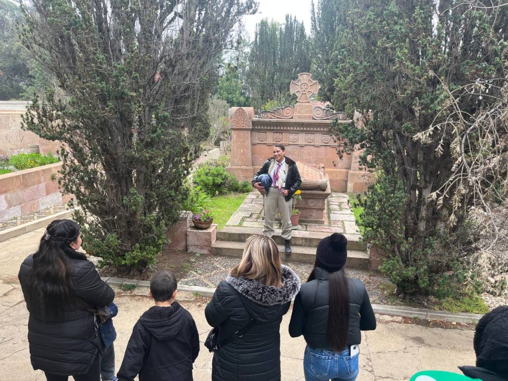 Imagen principal: Historias y recorridos patrimoniales: Cementerio Santa Inés abre sus puertas a la comunidad