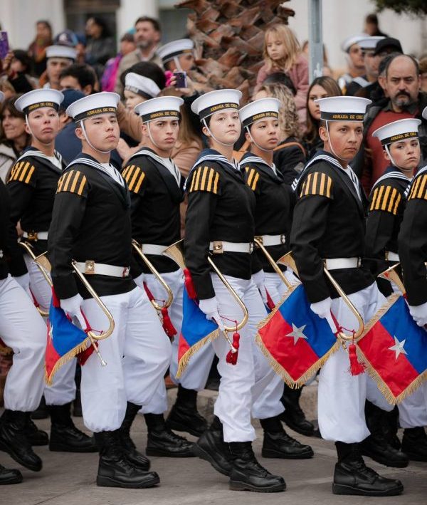 Imagen de la noticia Alcaldesa Macarena Ripamonti destacó tradicional desfile APOLINAV en Viña del Mar