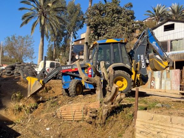 Imagen de la noticia Municipio de Viña del Mar refuerza plan de limpieza de microbasurales en cuencas y quebradas ante fuertes lluvias invernales